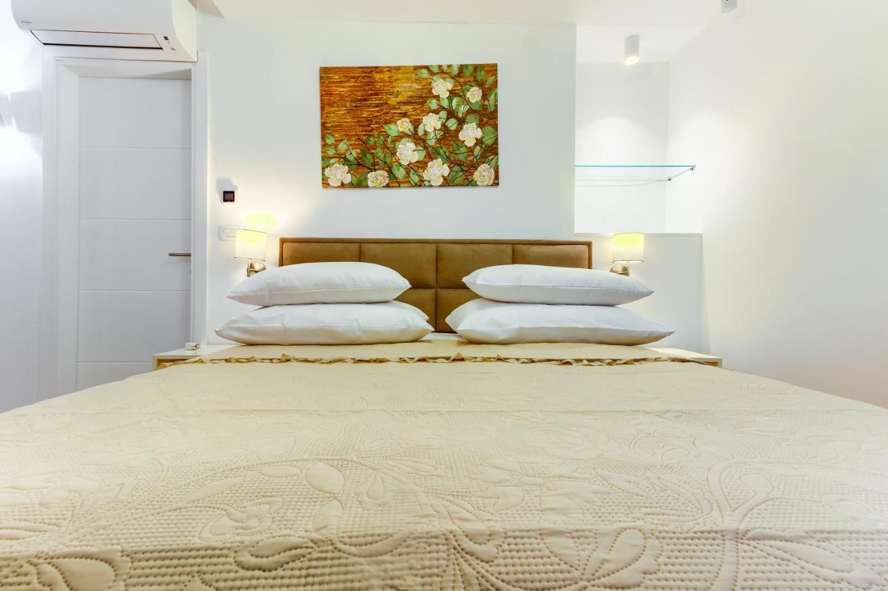 Irini Luxury Rooms Split Exterior photo