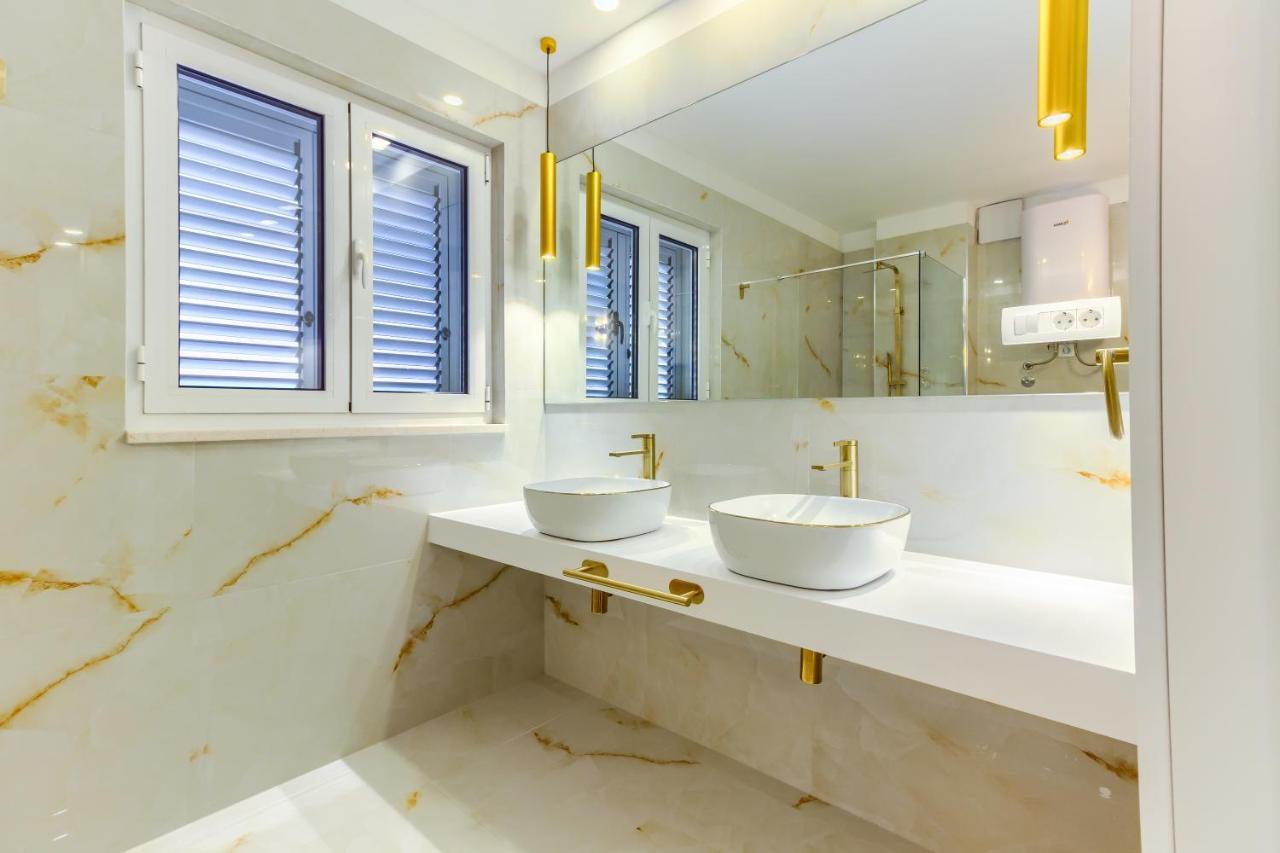 Irini Luxury Rooms Split Exterior photo