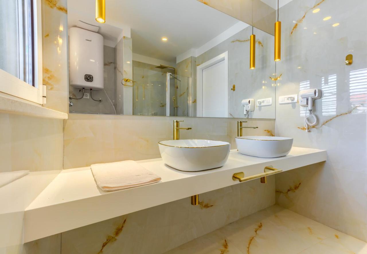 Irini Luxury Rooms Split Exterior photo