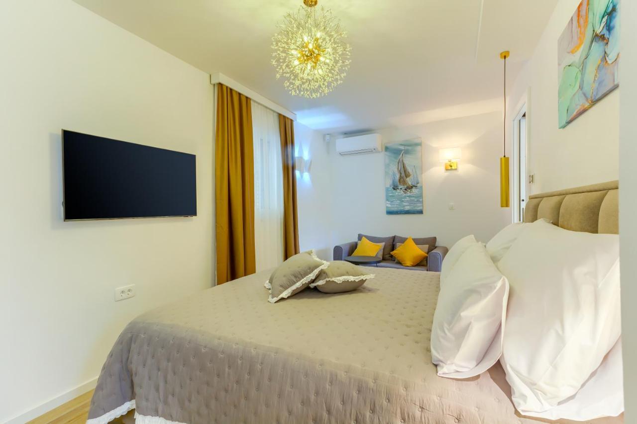 Irini Luxury Rooms Split Exterior photo