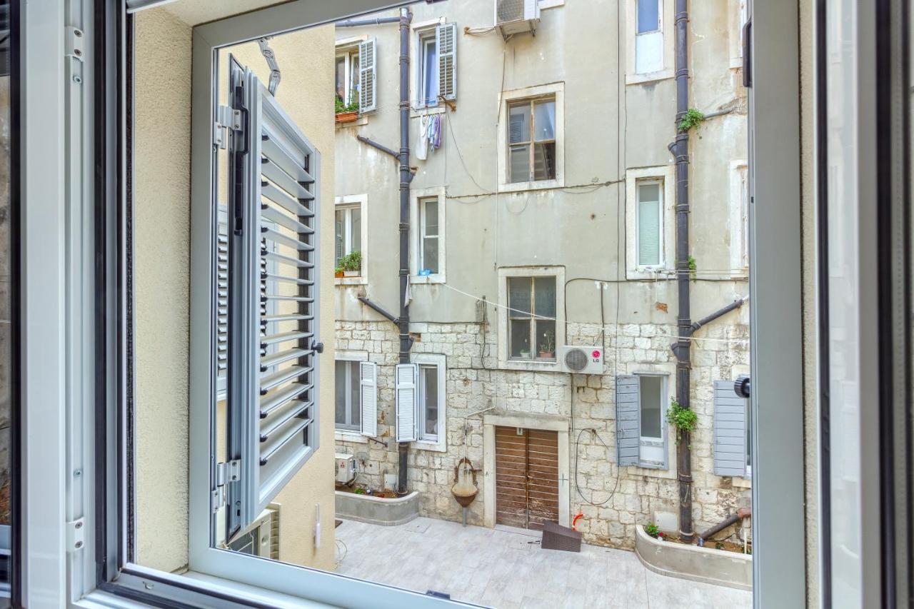 Irini Luxury Rooms Split Exterior photo