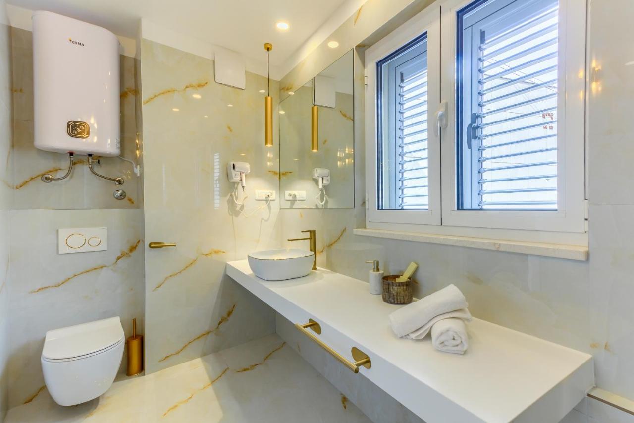 Irini Luxury Rooms Split Exterior photo