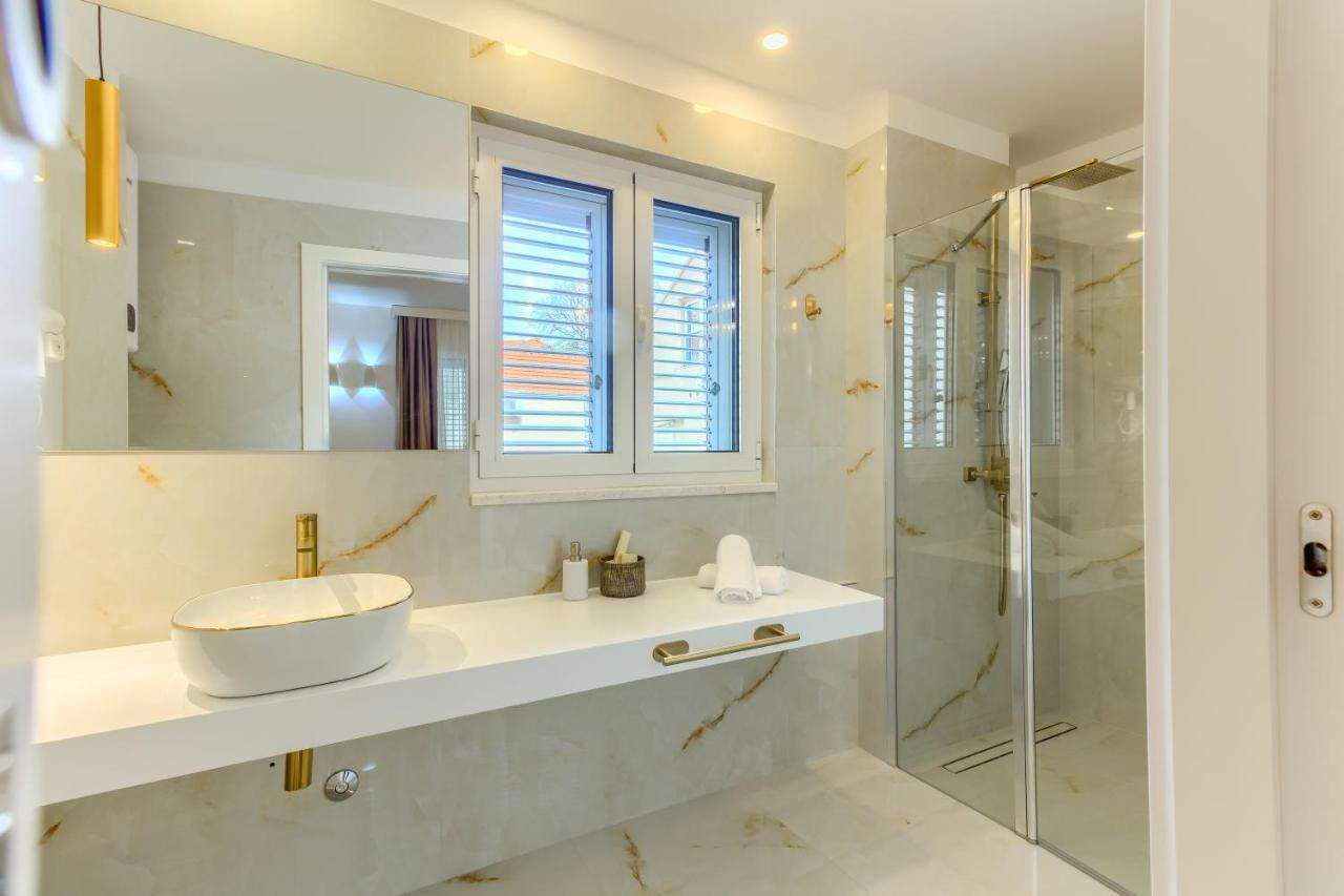 Irini Luxury Rooms Split Exterior photo