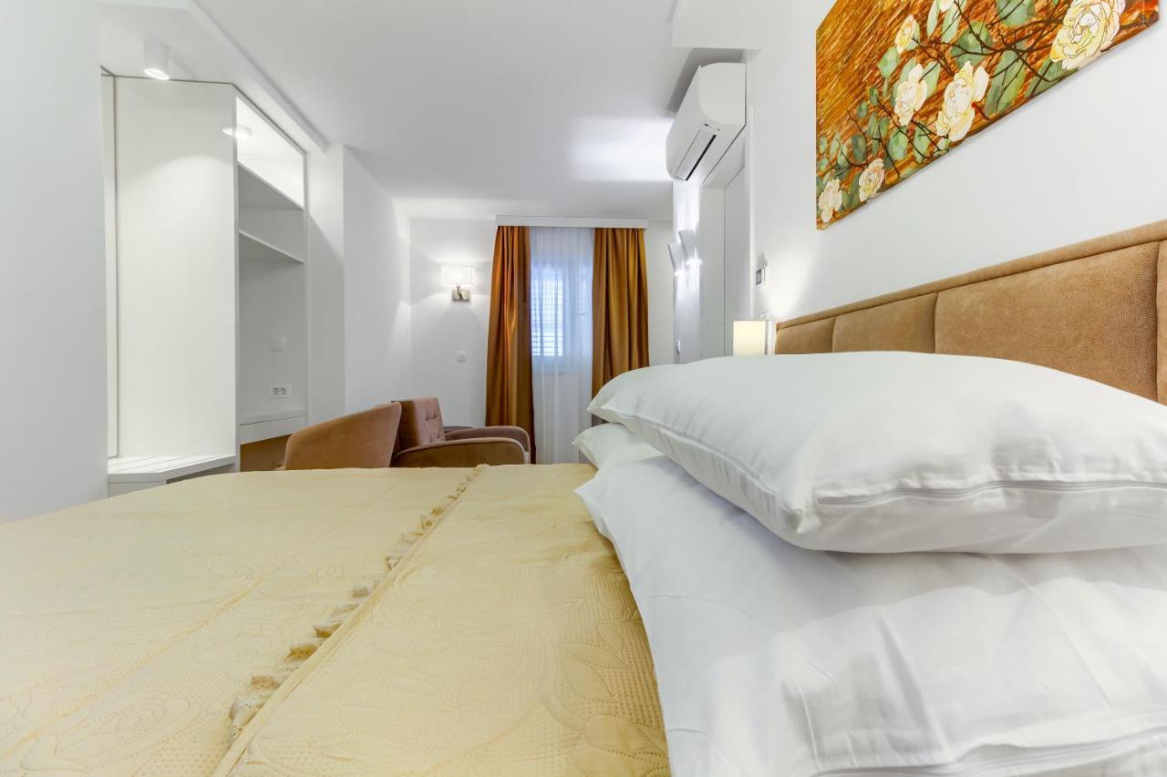 Irini Luxury Rooms Split Exterior photo